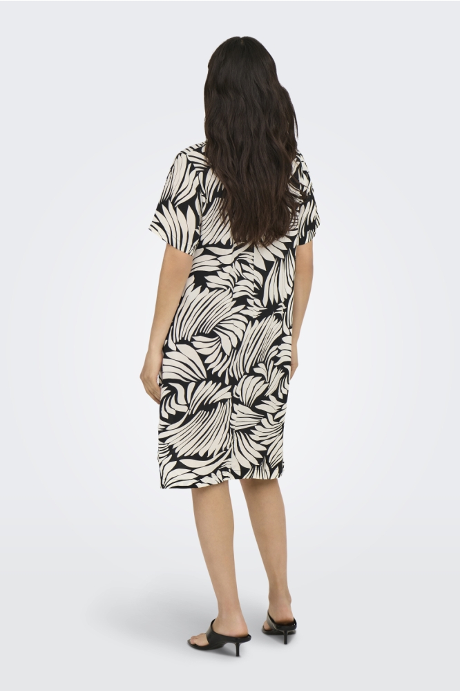 ONLSUSI LIFE SS V-NECK TUNIC DRESS 15357801 BLACK SWAY LEAVE